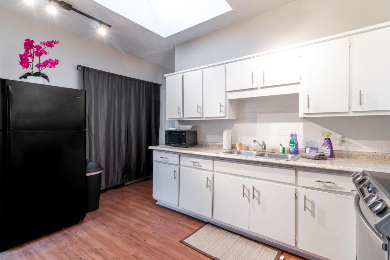 Sunny Sweetheart-Front Apartment Near Riverwalk كولومبس المظهر الخارجي الصورة